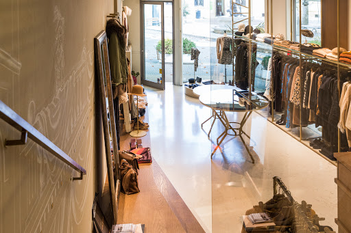 Lia Shopping - Visual
