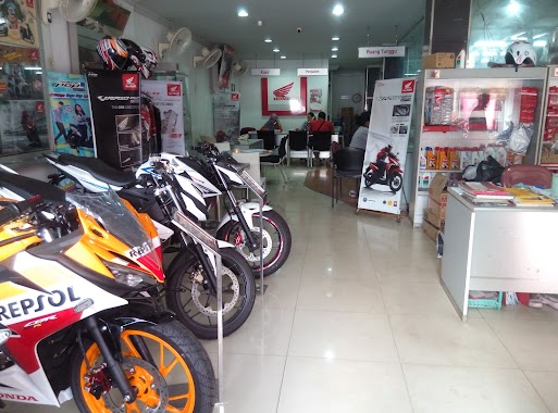 Honda Cengkareng, Author: Dhika Baskoro