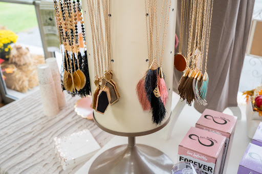 Creekbank Boutique - Thumbnail