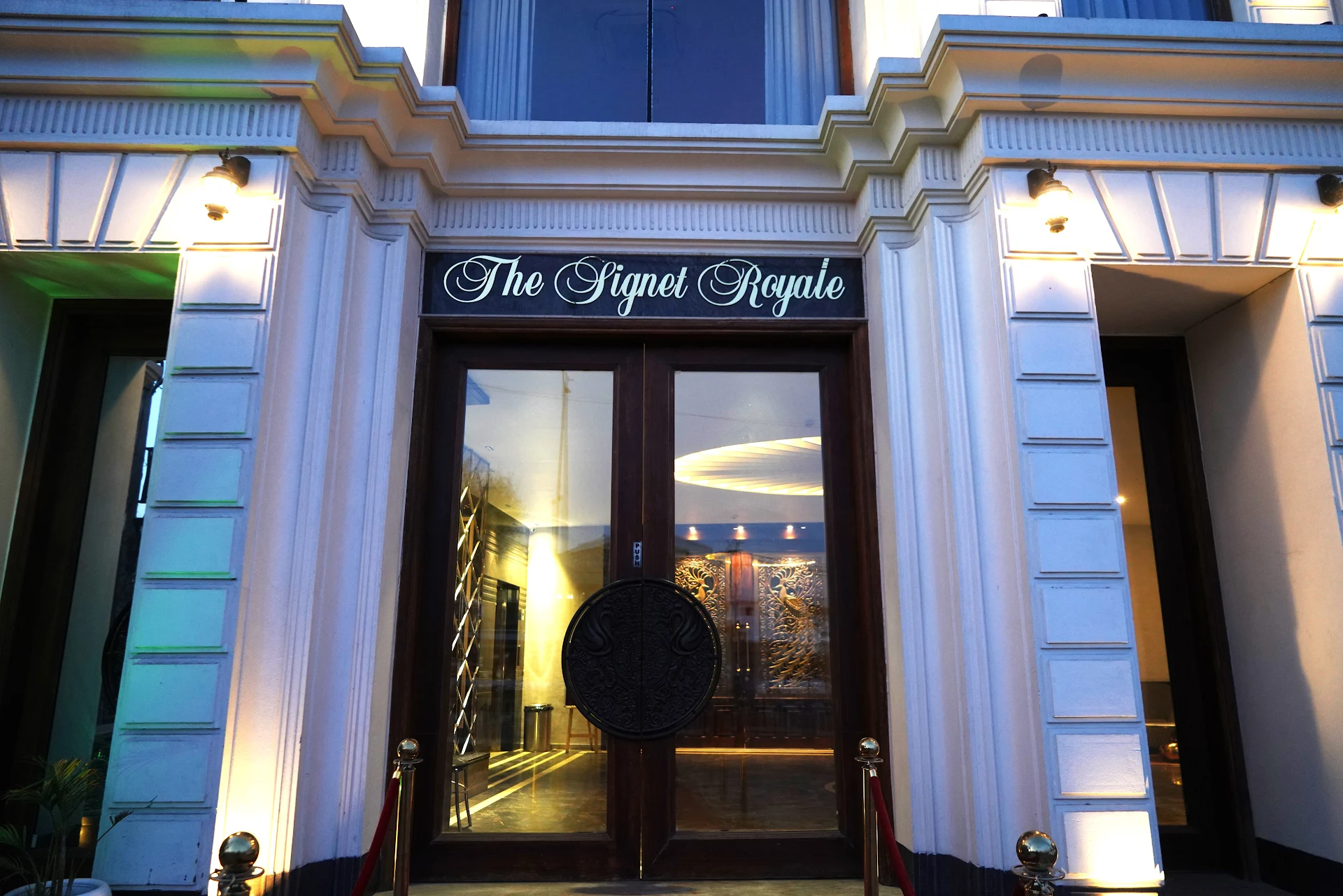 The Signet Royale Hotel-Restaurant-Bar-9168355000