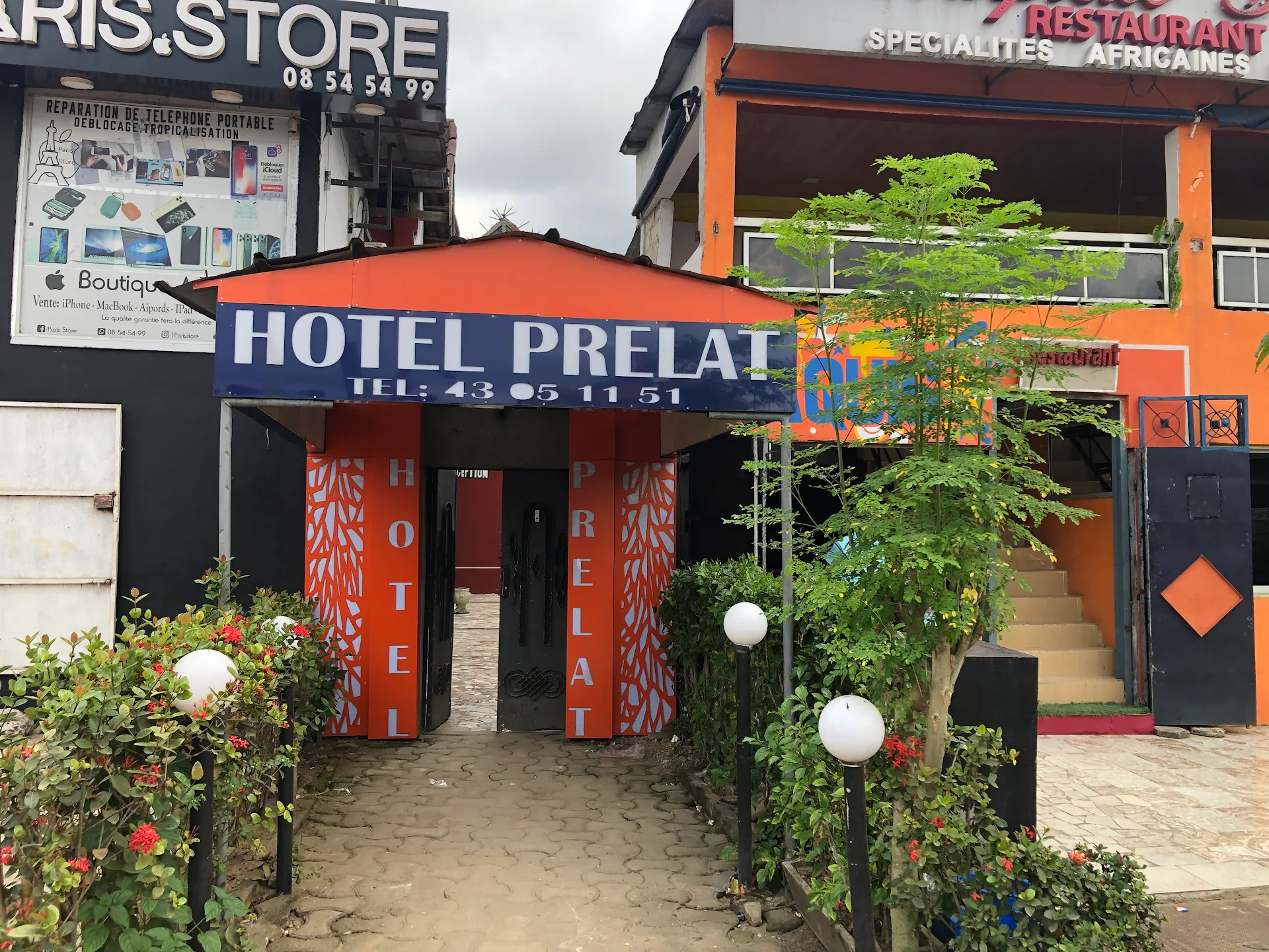 Les Chambres Du Prélat