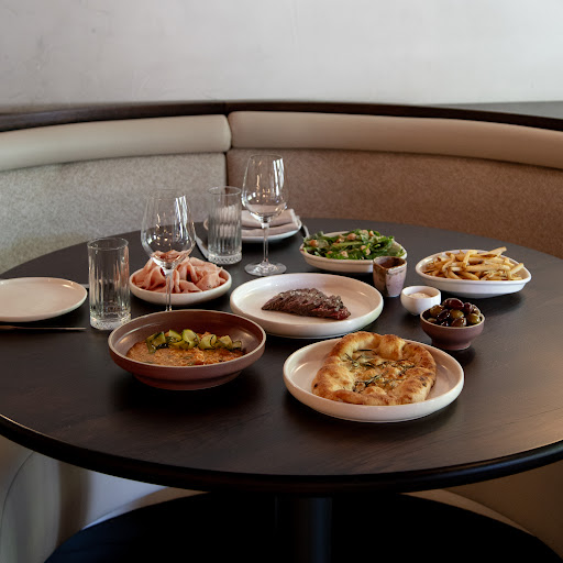 Como Restaurant - Visual