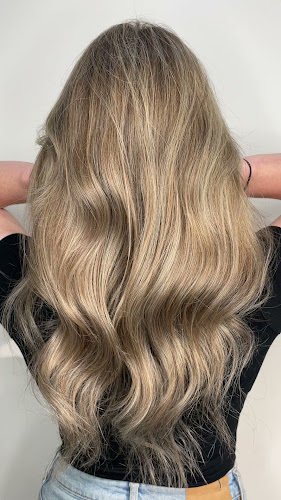 Zaga Hair Lounge - Beauty salon
