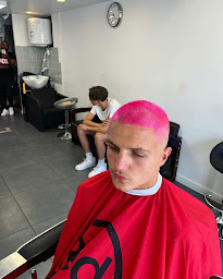 Photo n°13 de NZAMBE COIFFURE à Toulouse (Salon de coiffure)