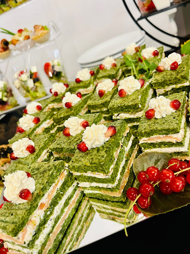 https://www.facebook.com/pages/category/Local-Business/Sala-Bankietowa-Aframon-569111283187304/
