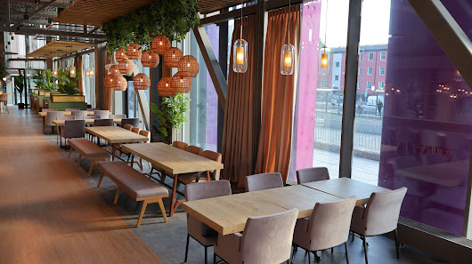 Efendys foodcourt Hagebygatan 135, 603 62 Norrköping, Sverige