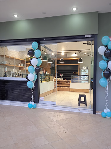 Comentarii opinii despre Milichos coffee and market