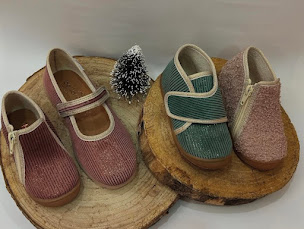 Photo n°24 de Coccinelle chaussures à Vannes (Magasin de chaussures)