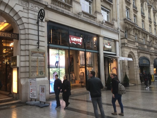 Levi's