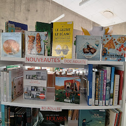 Photo n°24 de Médiathèque de Guern à Guern (Bibliothèque)