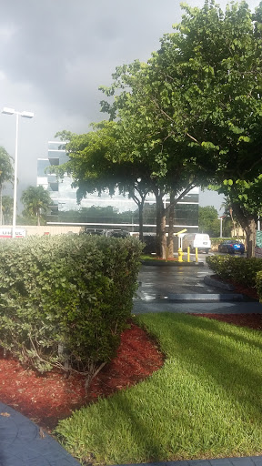 Miami Lakes Dr W @ NW 79 Av Logo