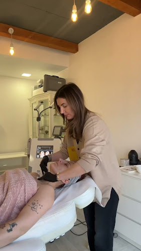 Opinii despre Beauty Lounge Andreea Iacob în Cluj - Salon de înfrumusețare