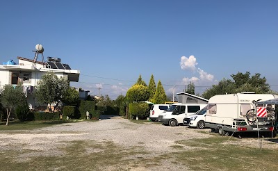 Berat Caravan Camping