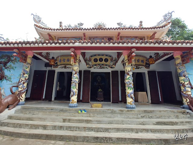 The Marble Mountains