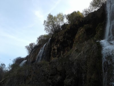 Girlevik Falls