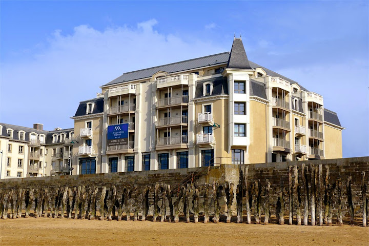 Hotel Le Nouveau Monde by null