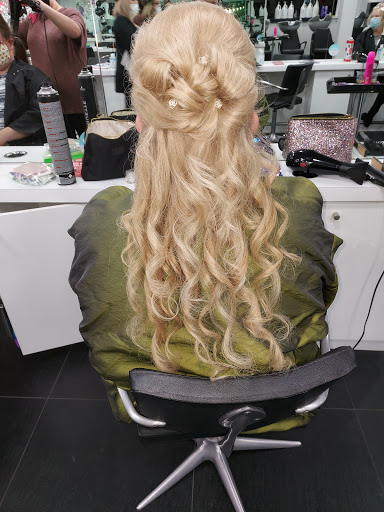 Creative Cutting Co - Visual