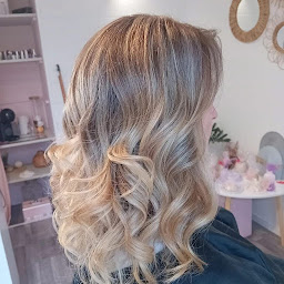 Photo n°14 de Si.beauty_full à Drumettaz-Clarafond (Salon de manucure)