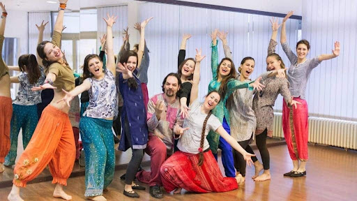 Master Bollywood Choreography with Step-by-Step Training post image