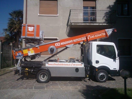 CS2 traslochi e noleggio autoscale
