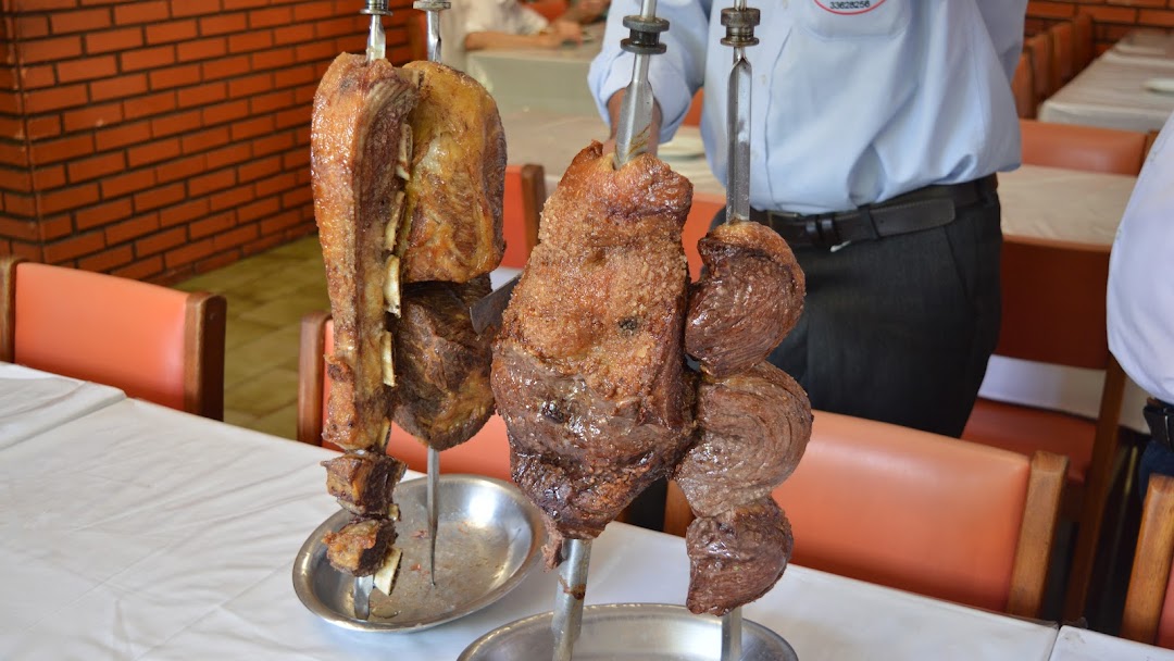 Rodízio de churrasco: como o espeto corrido nasceu e evoluiu