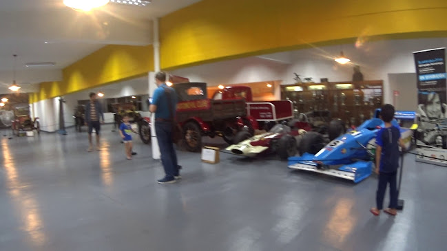 Horarios de Museo del Automóvil Eduardo Iglesias