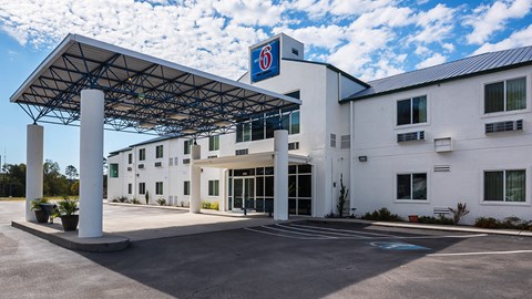 Motel 6 Athens, TN