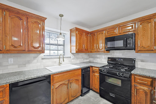 Ember Realty - Visual