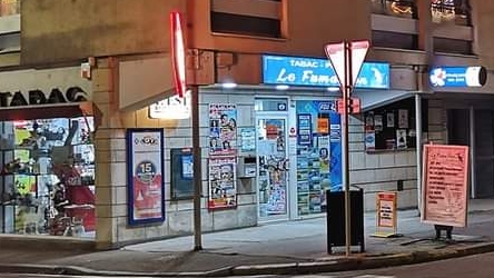 Tabac presse PMU FDJ colis cave à cigares Le fumaillon