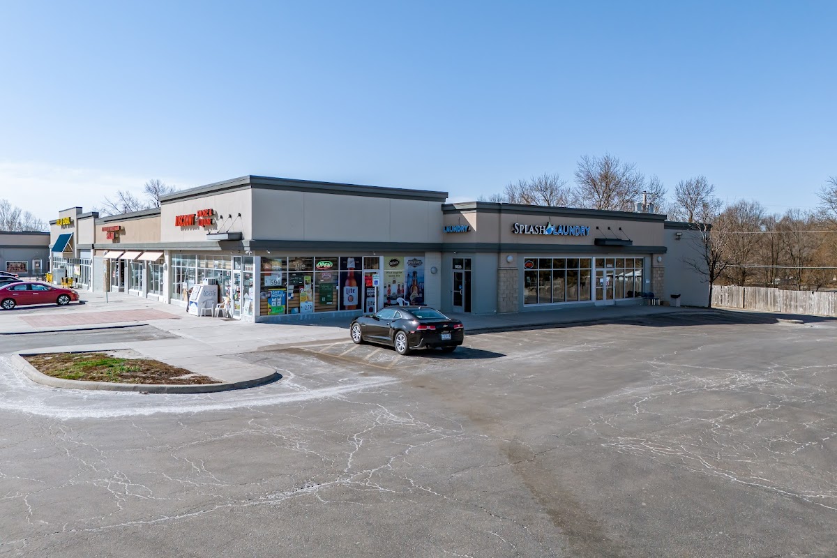 Splash Laundry storefront and entrance in Kansas City