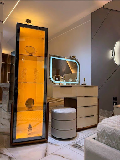 ✨ Modern Dressing Table & Glass Display Unit in Mahim, Mumbai ✨