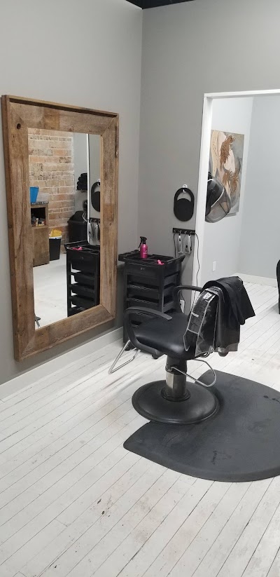 The Salon by Wanda