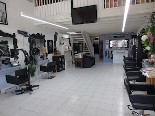 Photo n°12 de Hair system à Plaisance-du-Touch (Salon de coiffure)