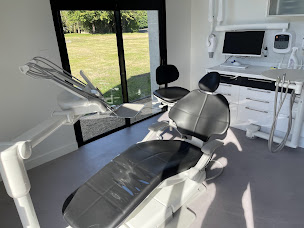 Photo n°2 de Cabinet des Drs Valat et Dimeglio à Biéville-Beuville (Dentiste)