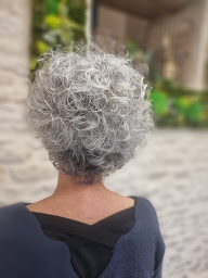 Photo n°17 de La Maison Skoup - Salon de coiffure en Normandie à Cormelles le Royal - Femmes, hommes et enfants à Cormelles-le-Royal (Salon de coiffure)