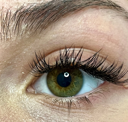 FANCY LASH BAR Gallery - Canada