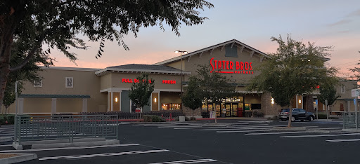 Shoppes by the Lakes