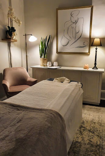 Sarah's Massage and Spa Logo