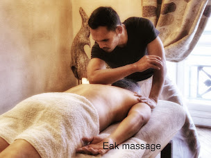 Photo n°7 de Eak Masseur Thaï à Paris (Salon de massage thaïlandais)