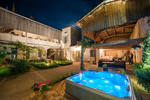 Photo n°12 de Piscines de France - Pisciniste Ramatuelle - Construction de piscine (Naïades) à Ramatuelle (Magasin de matériel pour piscines)