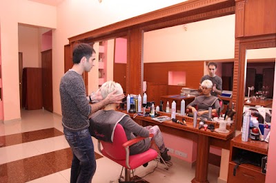 Photos of Renoir Boutique - beauty salon, cafe restaurant, women's club