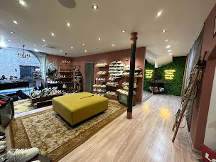 Photo n°4 de L'A-Dress Concept Store | Boutique Toulon à Toulon (Magasin de chaussures)