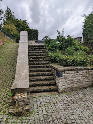 Mennevret German Cemetery - Thumbnail