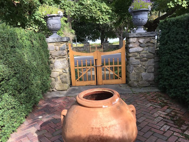 Fuller Gardens