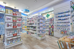 Photo n°11 de Pharmacie Pharmavance Mairie du 18 à Paris (Pharmacie)