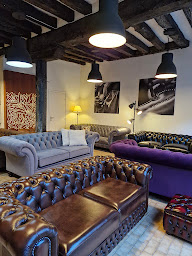 Photo n°4 de Timeless Chesterfields - Showroom France sur RV à Blois (Fabricant de meubles)