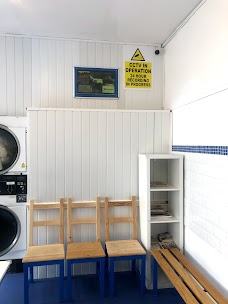 Lennies Launderette bath