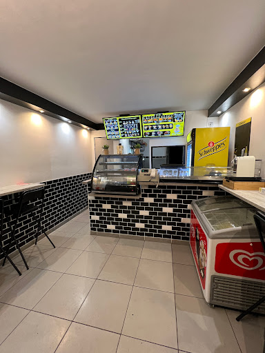 Photo 2 - Le Gourmet Burger
