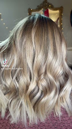 Photo n°1 de Appelle Moi Madame à Saint-Sulpice-et-Cameyrac (Salon de coiffure)