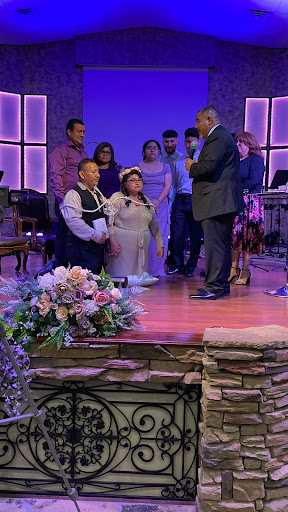 Iglesia New Caney Centro Familiar de Adoración - Thumbnail